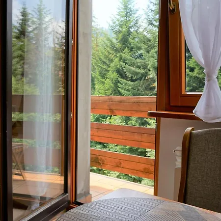 Nad Strumyczkiem - Goscinne - Z Przymrozeniem Oka *