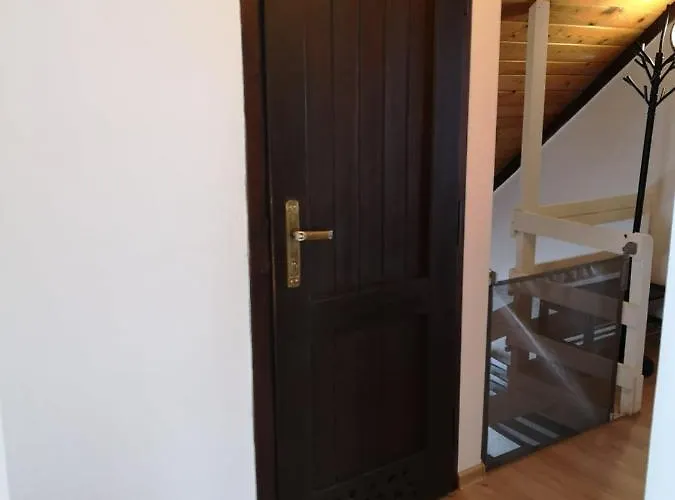 Nad Strumyczkiem - Goscinne - Z Przymrozeniem Oka * שצ'צ'ירק