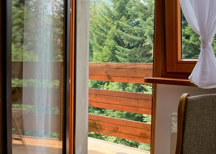 Nad Strumyczkiem - Goscinne - Z Przymrozeniem Oka *