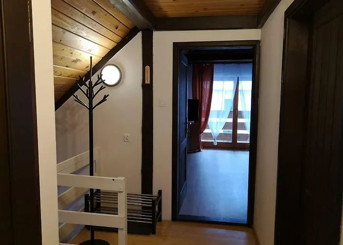 Nad Strumyczkiem - Goscinne - Z Przymrozeniem Oka * שצ'צ'ירק